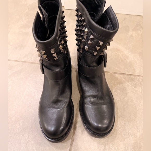 Valentino Garavani Black Combat Boots with Silver Studs (box is missing) - Picture 4 of 12